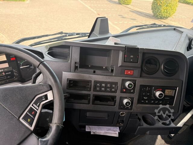 Standard tractor unit RENAULT T High 520 / Bycool