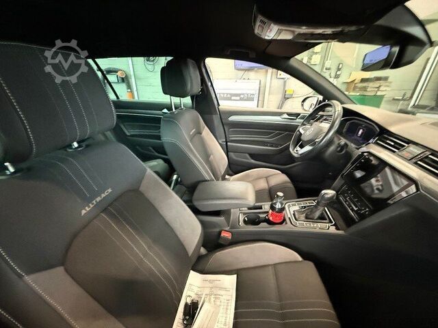 Kleinbus VW Passat Variant Alltrack 4Motion 2.0 TDI HeadUP