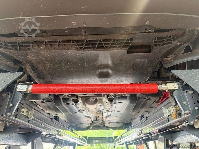Kleinbus VW Passat Variant Alltrack 4Motion 2.0 TDI HeadUP