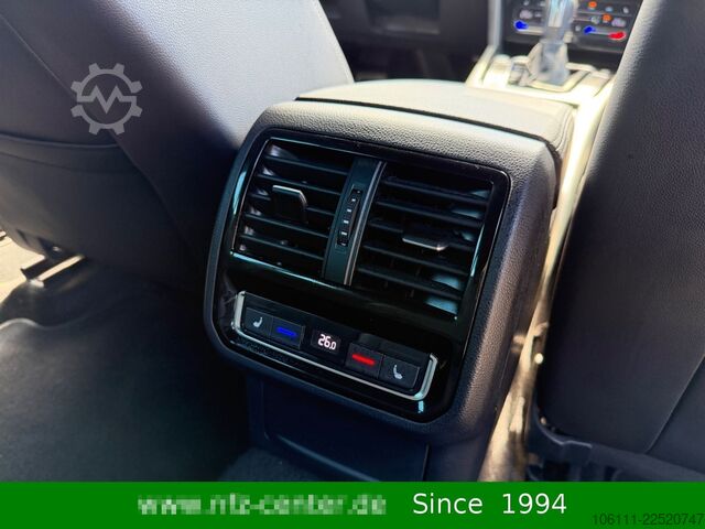 Minibus VW Passat Variant Alltrack 4Motion 2.0 TDI HeadUP