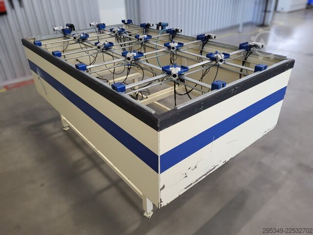 Georgische Stangenmontagetisch BENJ WERFELI SMT-8