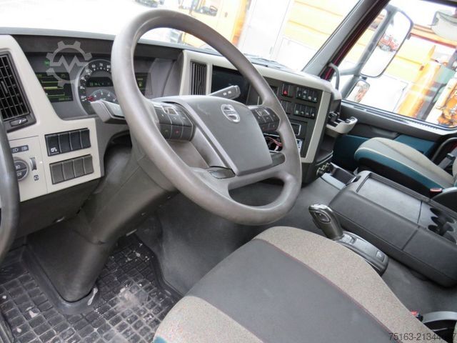 Three-sided tipper truck VOLVO FM 330 4x2 2-Achs Kipper Meiller