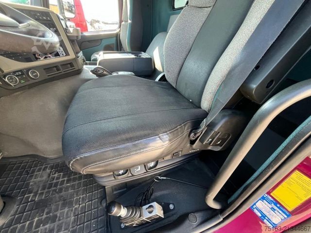 Three-sided tipper truck VOLVO FM 330 4x2 2-Achs Kipper Meiller