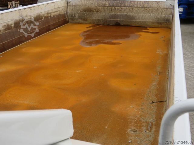 Three-sided tipper truck VOLVO FM 330 4x2 2-Achs Kipper Meiller