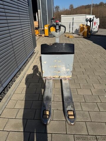 Electric Pallet Trucks Still EXU 16