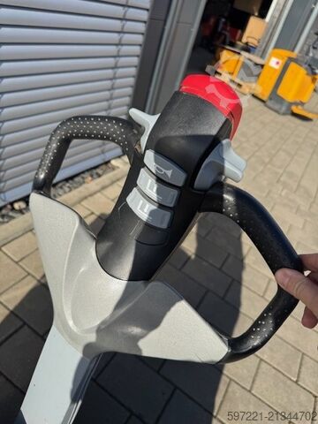 Electric Pallet Trucks Still EXU 16