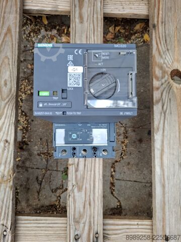 Leistungsschalter mit Motorantrieb Siemens 3VA9257-0HA10 / 3VA1225-5EF32-0AA0