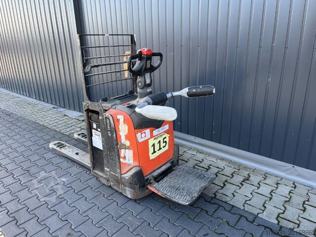 Electric Pallet Truck BT LPE200