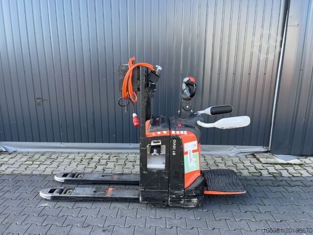 Electric Pallet Truck BT LPE200