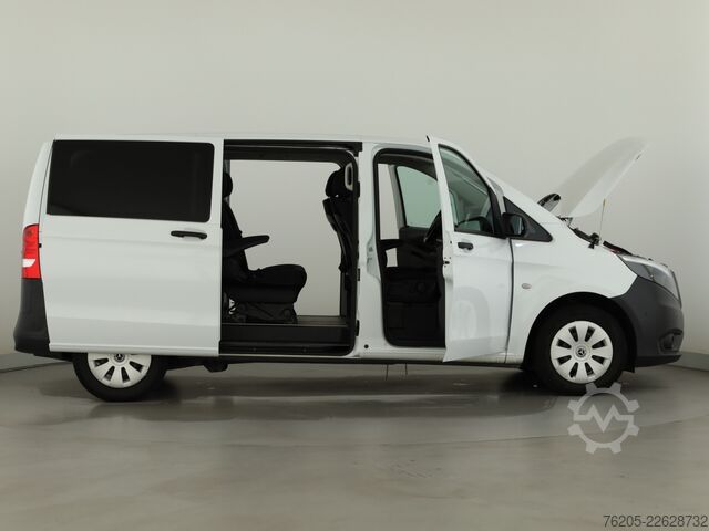 Kleinbus Mercedes-Benz Vito 116 CDI Tourer 2 x Schiebetür 5 Sitze