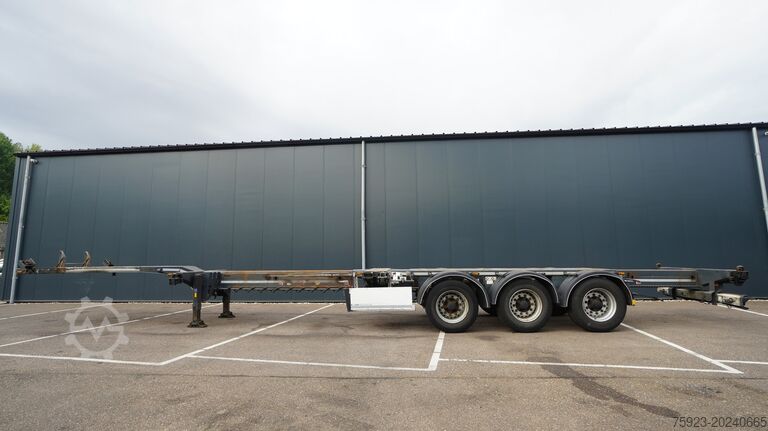 Container transportation D-tec 3 AXLE MULTI CONTAINER TRANSPORT TRAILER EXTEND...