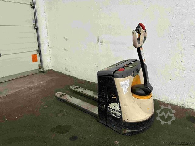 Electric Pallet Truck Crown WP 3015