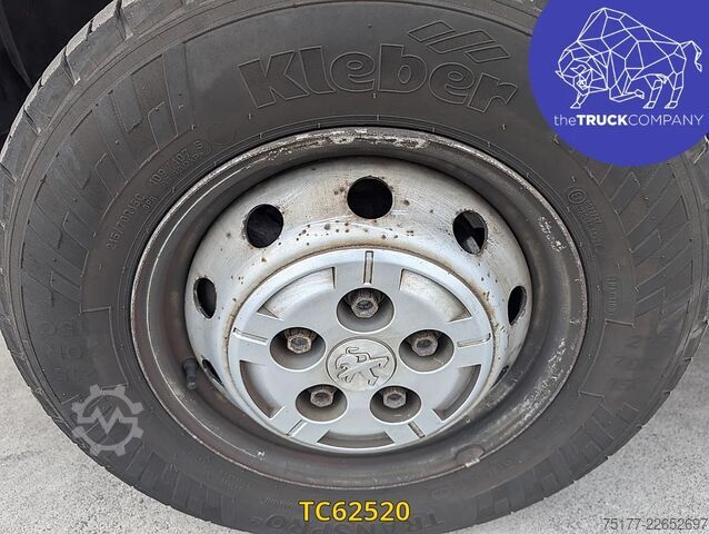 Kastenwagen Peugeot Boxer 3t3 2l blue hdi 110 pack