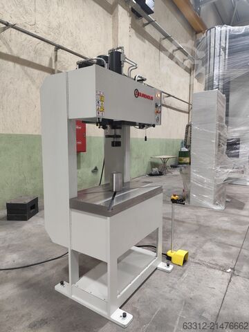 Einständerpresse Durendus Montagepresse