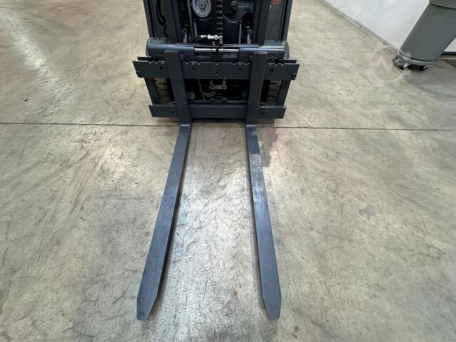 Frontstapler Linde E15 EVO [ID: 239]