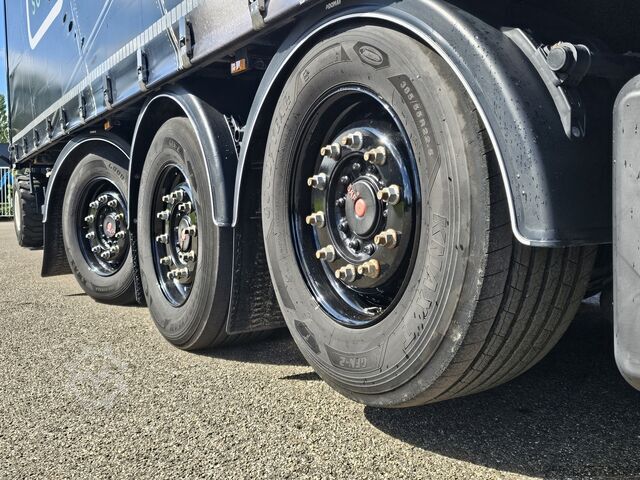 Standard-SZM Volvo FM 440 / 4x2 + TRAILER + MOFFETT 3000 KG HEFTRU...