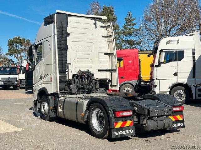 Standard tractor unit VOLVO FH500 Euro6  2Tanks ACC I-ParkCool Navi