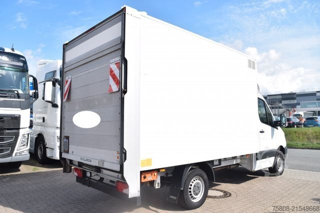 Transporter mit Koffer MERCEDES-BENZ Sprinter 316CDI Koffer LBW 750Kg 3Sitzer
