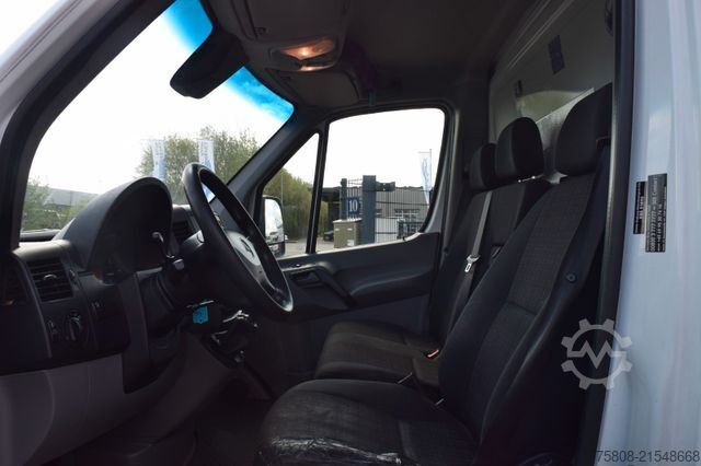 Transporter mit Koffer MERCEDES-BENZ Sprinter 316CDI Koffer LBW 750Kg 3Sitzer