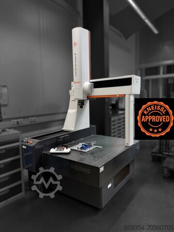 Coordinate measuring machine Mitutoyo Crysta-Apex V776
