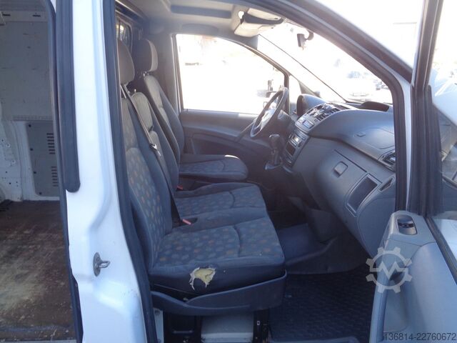 Panel van MERCEDES-BENZ Vito 111 CDI Lang 3-Sitzer AHK