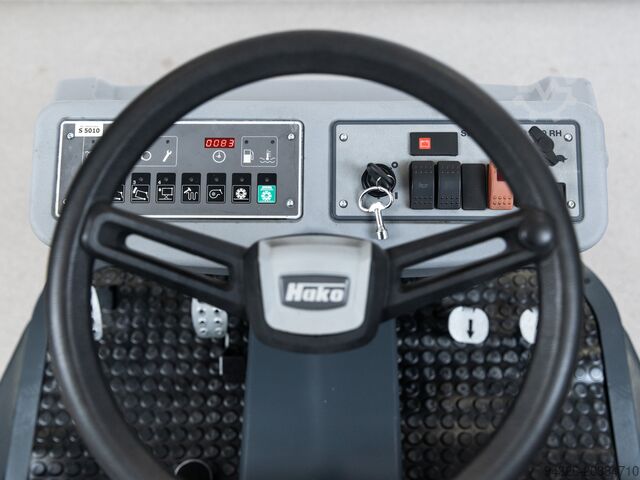 Hako Sweepmaster D1500 RH Kehrmaschine Hako Sweepmaster D1500 RH - Diesel - 2018y