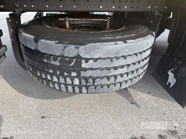 Auflieger mit Pritsche & Plane Schmitz Cargobull Semitrailer Curtainsider Standard