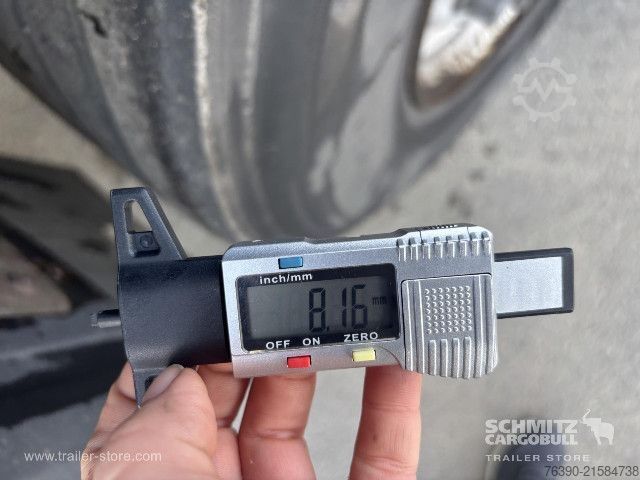 Auflieger mit Pritsche & Plane Schmitz Cargobull Semitrailer Curtainsider Standard