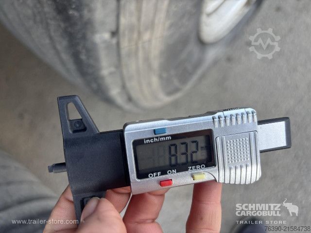 Auflieger mit Pritsche & Plane Schmitz Cargobull Semitrailer Curtainsider Standard