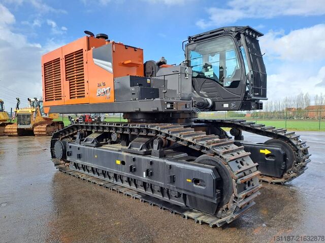 Raupenbagger Hitachi ZX 890 LC R-7