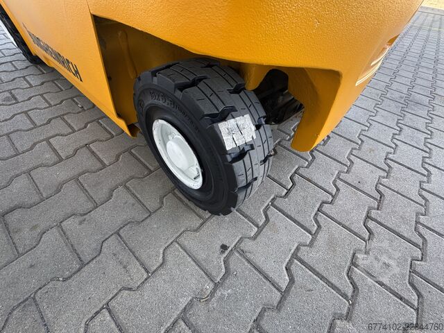 Electric - 4 wheels Jungheinrich EFG320 + Ladegerät 3753--EK