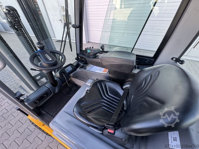 Electric - 4 wheels Jungheinrich EFG320 + Ladegerät 3753--EK