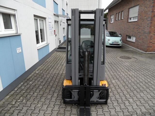 Electric 3-wheel forklift Jungheinrich EFG 220 - BJ 2022 - Triplex - wenig Stunden!