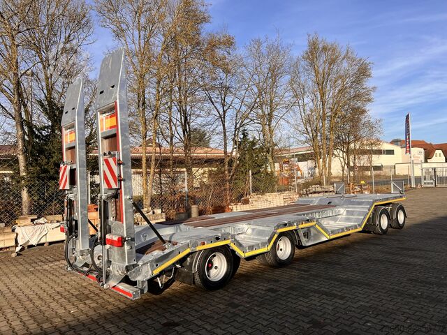 Low loader trailer Möslein T 4 VB H1 R  neuer 4 Achs Tieflader + Radmulden