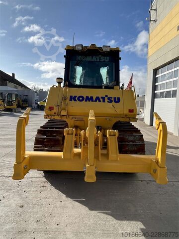 Komatsu D65EX-18E0 Komatsu D65EX-18E0
