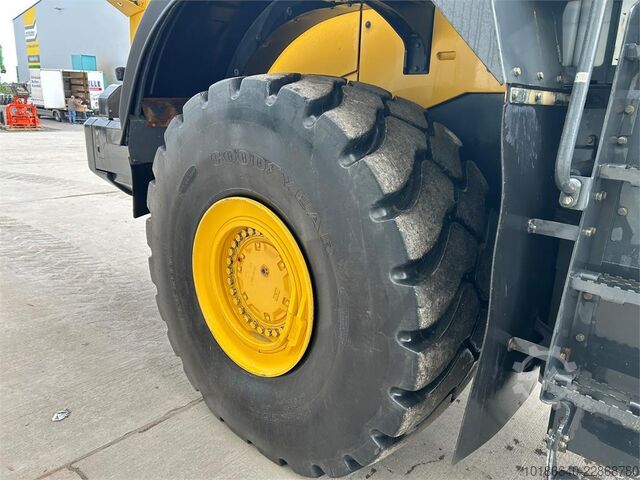 Komatsu WA500-8E0 Komatsu WA500-8E0
