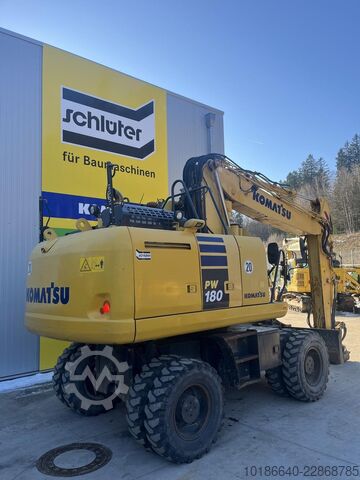 Komatsu PW180-10 Komatsu PW180-10
