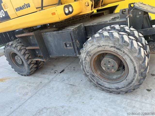 Komatsu PW180-10 Komatsu PW180-10