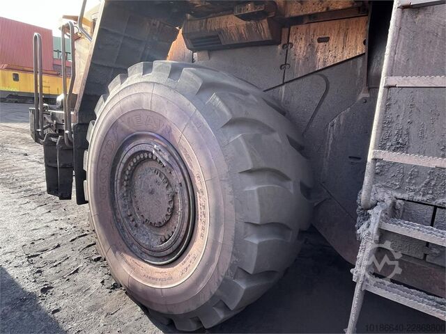 Komatsu WA600-8E0 Komatsu WA600-8E0