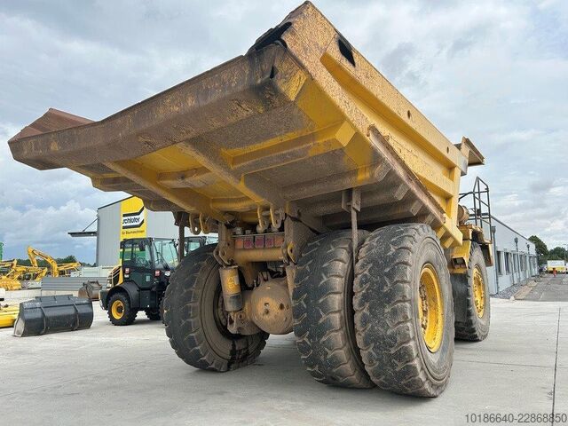 Komatsu HD605-5A Komatsu HD605-5A