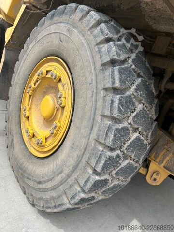 Komatsu HD605-5A Komatsu HD605-5A