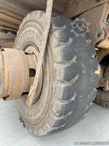 Komatsu HD605-5A Komatsu HD605-5A