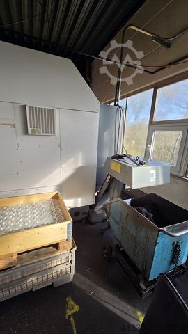 Vertikales Bearbeitungszentrum OKUMA MB-46 VAE A-Achse