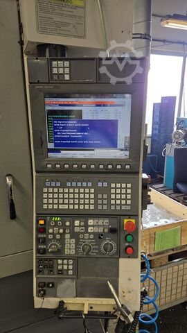 Vertikales Bearbeitungszentrum OKUMA MB-46 VAE A-Achse