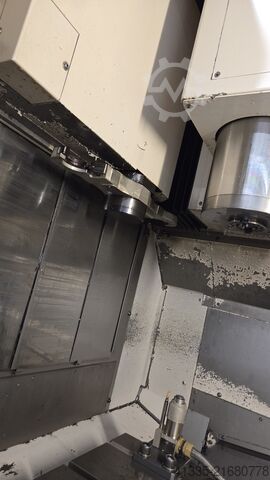 Vertikales Bearbeitungszentrum OKUMA MB-46 VAE A-Achse