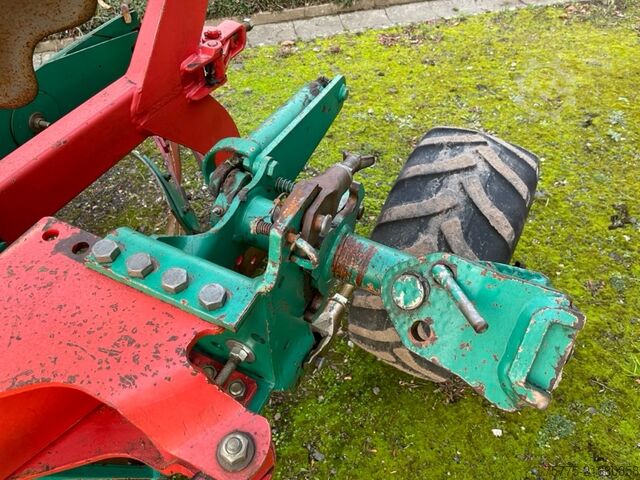 Landmaschine  EG100-300 Packomat