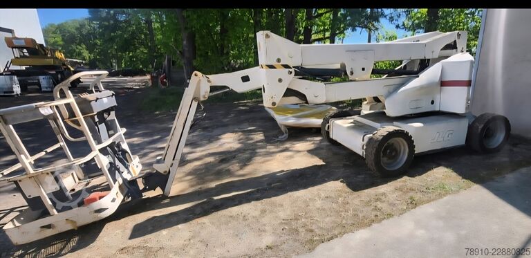 Arbeitsbühne mit Gelenkarm JLG E450AJ