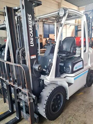 4-Rad-Gabelstapler UNICARRIERS (NISSAN) 3,2 T (UG1D2A32LG)