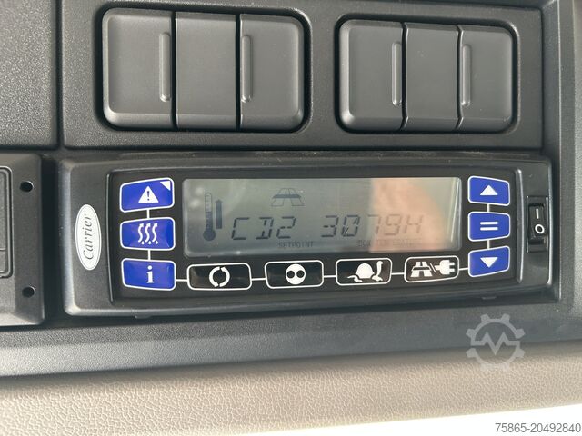 Refrigerated/freezer transport DAF CF 260 FA / Carrier Koeler - 30 gr / Chereau Fr...