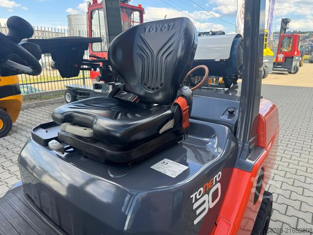 Gabelstapler Toyota 06-8FGF30 / Triplex / 2021 year